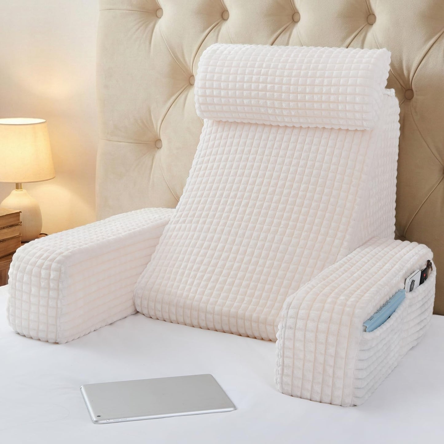 Vekkia Reading Pillow for Adults – Ergonomic 45° Wedge Back Support Chair for Sitting in Bed, XL Side Pockets, Perfect for Working, Gaming, Watching TV, Relaxing, or Recovery, Great Gift Idea, 19”